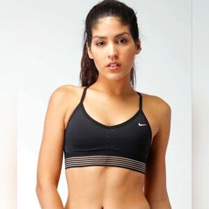 Nike Pro Cooling Sports Bra